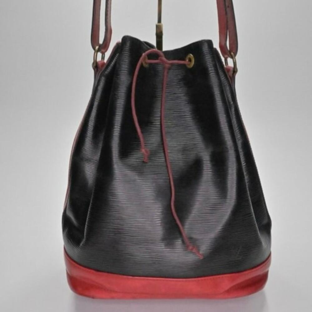 Louis Vuitton Vintage Noe Bucket Bag Black Red Epi Leather 1995 Large Shoulder